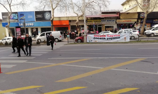 Yayalar ‘yaya geçitlerini’ kullanmalıdırlar