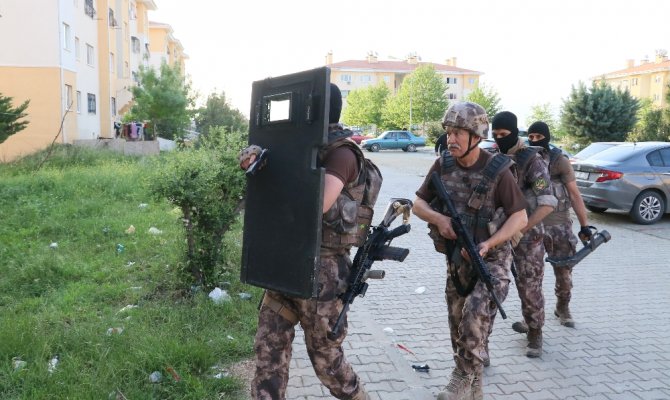 PKK propagandasına şafak operasyonu: 24 gözaltı