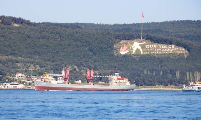 Rus askeri kargo gemisi Çanakkale Boğazı’ndan geçti