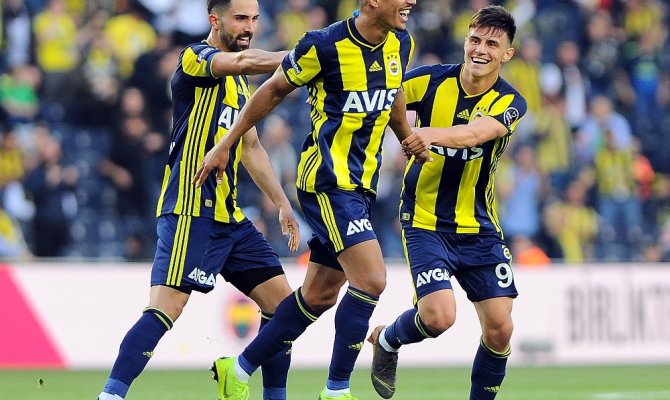 İlk yarıda 3 gol var