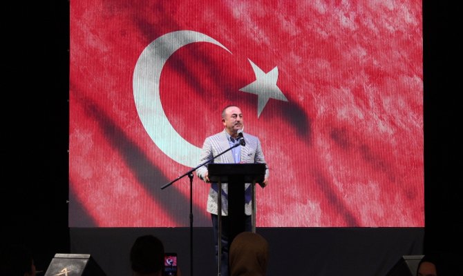 Dışişleri Bakanı Çavuşoğlu, şehit yakınlarıyla iftarda bir araya geldi