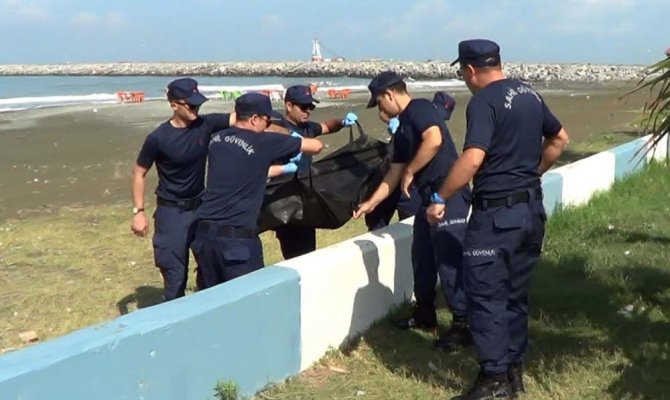 Serinlemek için girdikleri deniz sonları oldu