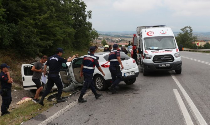 İzmit-Kandıra yolunda kaza: 3’ü çocuk 6 yaralı