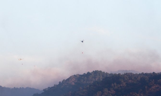 Bakan Pakdemirli Göcek’de 39 saattir müdahale edilen yangını denetledi