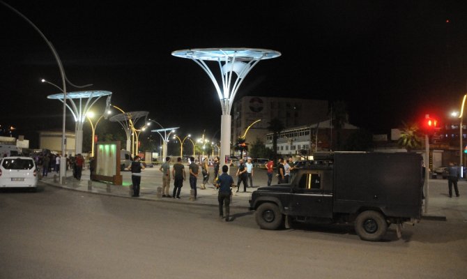 Cizre’de devriye gezen mahalle bekçilerine bombalı saldırı