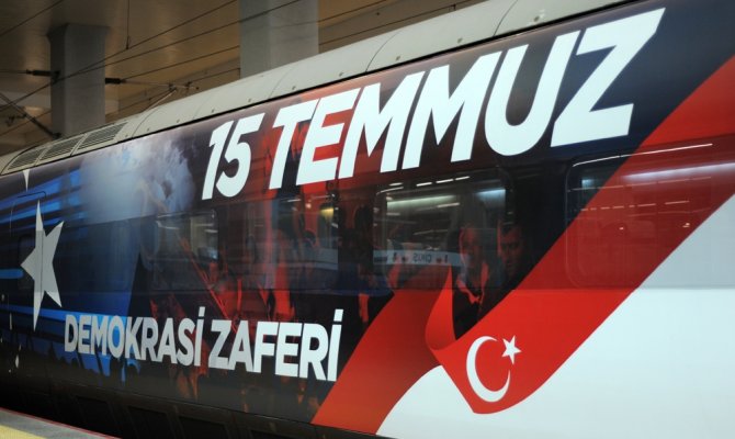 15 Temmuz görseliyle süslenen Yüksek Hızlı Tren Ankara’dan İstanbul’a hareket etti