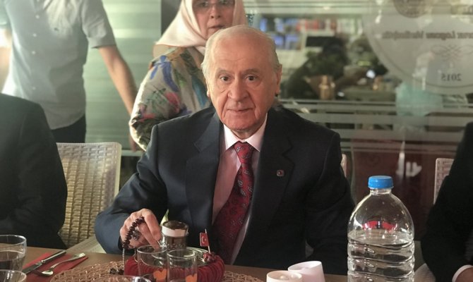 MHP Lideri Bahçeli, 40 yıl hatırlı ’Türk kahvesi’ içti