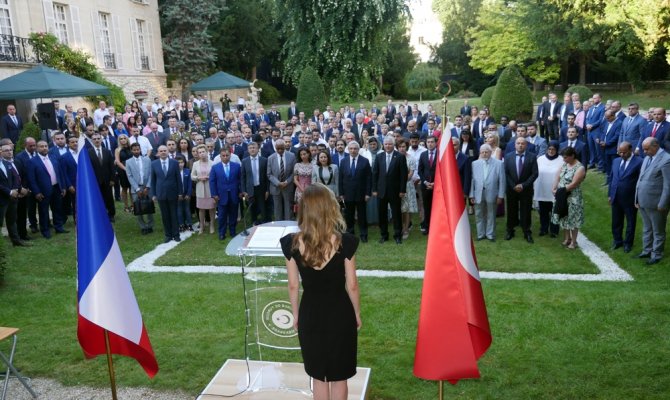 Türkiye’nin Paris Büyükelçiliği’nde 15 Temmuz anma töreni