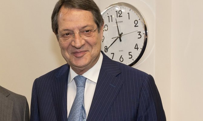 Rum lider Anastasiades’den "görüşmeye hazırız" mesajı