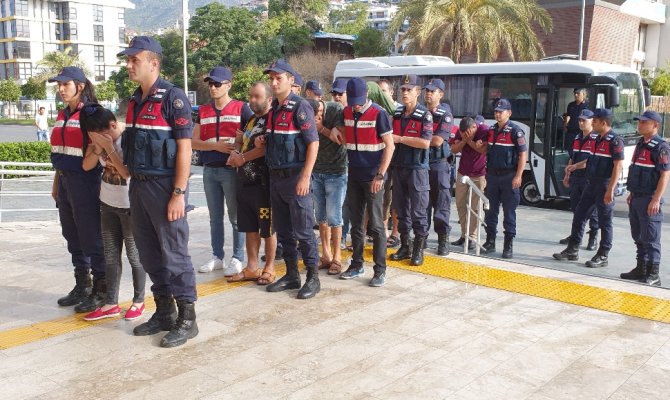 Alanya’da fuhuş operasyonu: 12 gözaltı