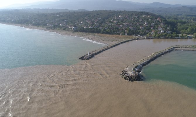 Karadeniz renk değiştirdi