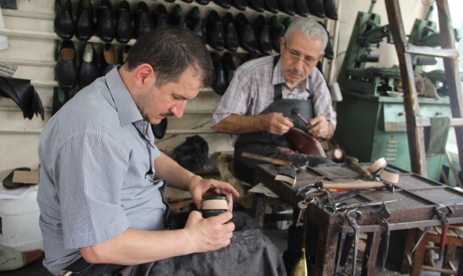 Ünlülerin giydiği yumurta topuk ayakkabı hala revaçta