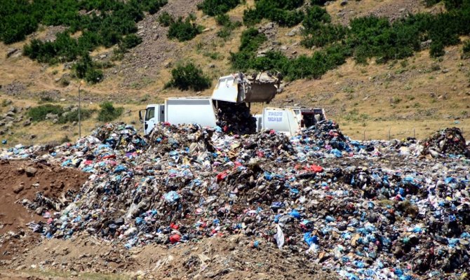 Çöpten üretilen elektrikle 3 bin ev aydınlanıyor