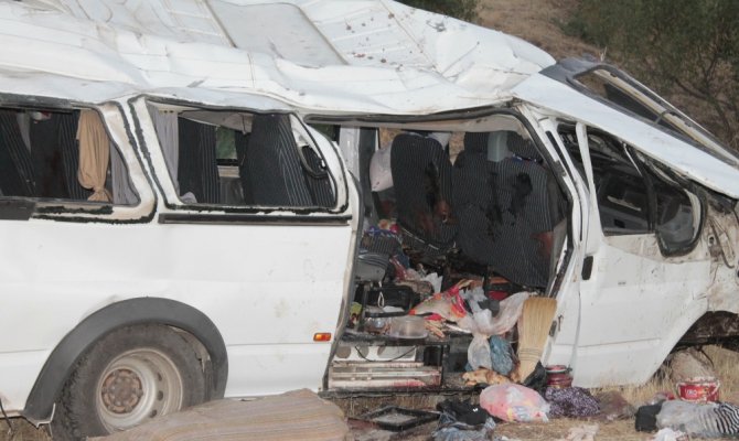 Diyarbakır-Bingöl karayolunda can pazarı: 25 yaralı