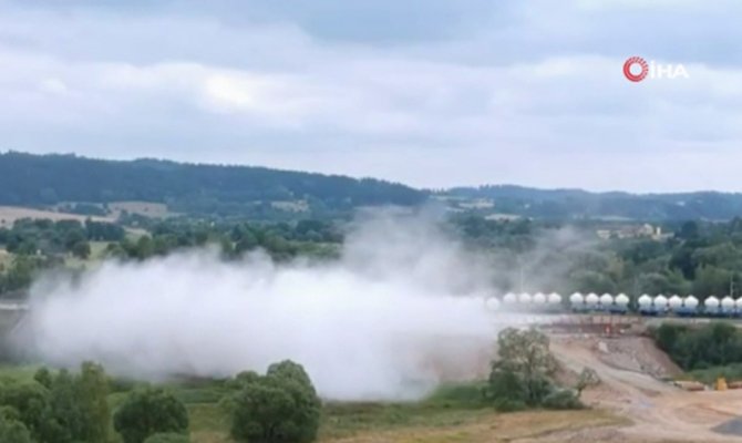 Kireç yüklü tren böyle devrildi