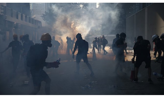 Hong Kong'daki protestolarda 420 gösterici gözaltına alındı