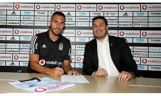 Victor Ruiz Beşiktaş'a 3 yıllık imza attı