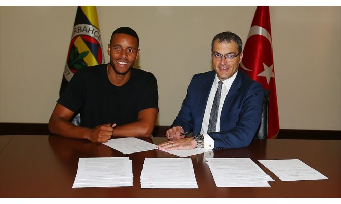 Fenerbahçe'de Zanka imzayı attı