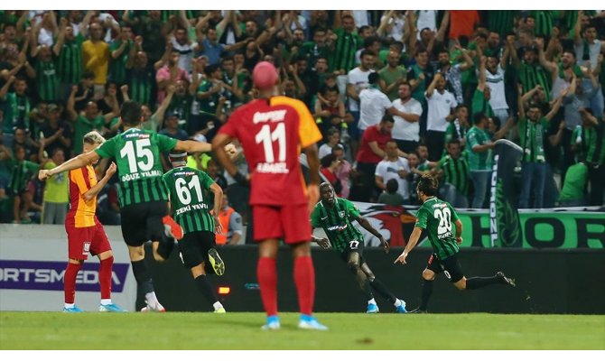 Süper Lig Denizlispor'un galibiyetiyle başladı