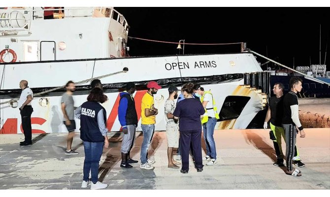 Open Arms gemisindeki göçmenler 5 AB ülkesine dağıtılacak