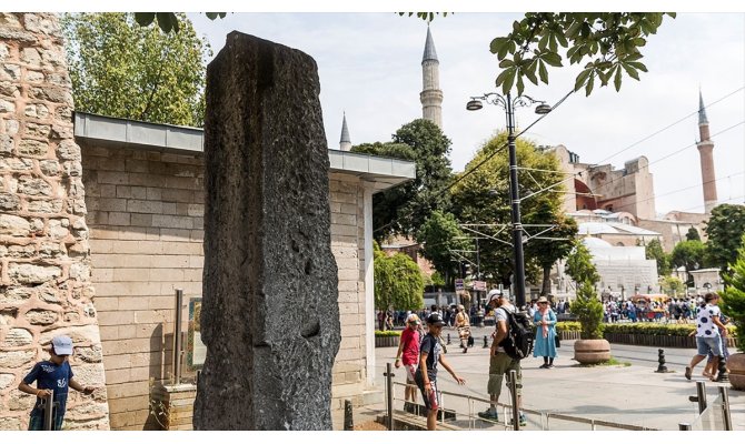 Meraklı bakışların merkezi: Milyon Taşı