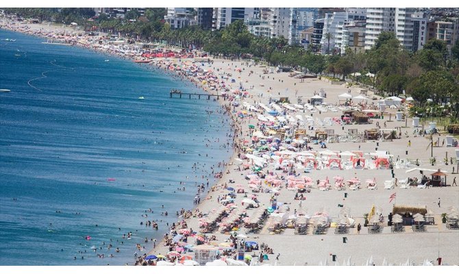 Antalya'ya gelen turist sayısında tüm zamanların rekoru kırıldı