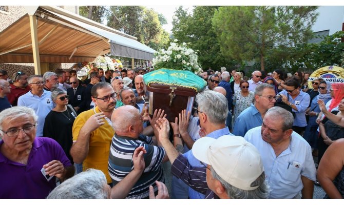 Sezen Aksu'nun babası son yolculuğuna uğurlandı