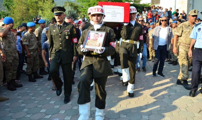 Şehidin kız kardeşi: “Bugün bizim düğünümüz, bayramımız”