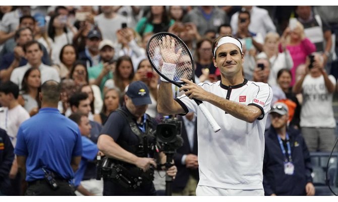 Federer 100. maçından galibiyetle ayrıldı