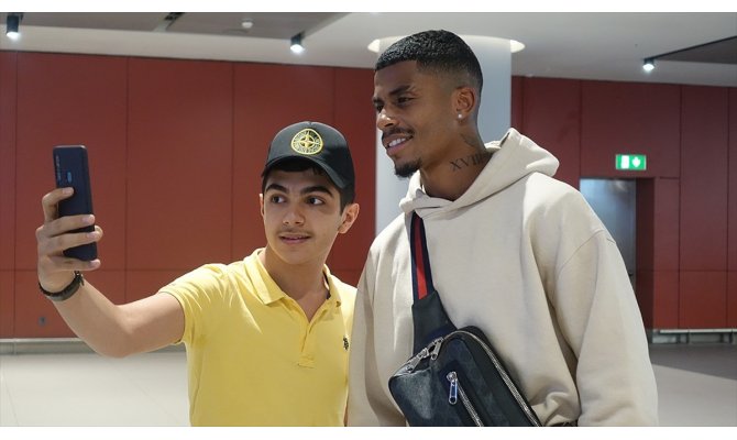 Mario Lemina İstanbul'a geldi