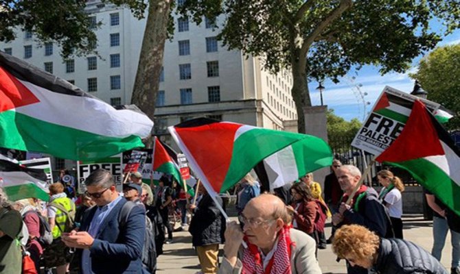 Netanyahu’nun Londra ziyareti protesto edildi