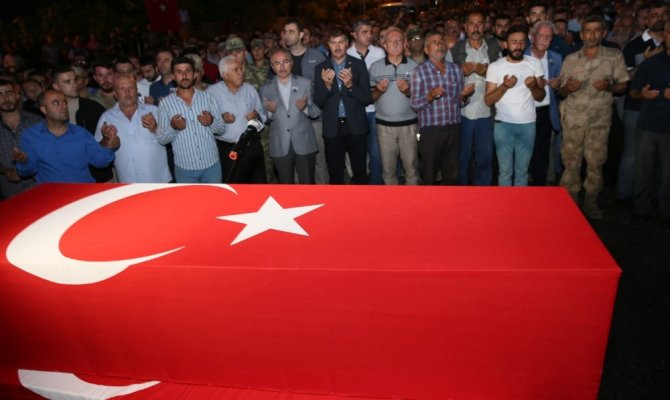 Şehit güvenlik korucusu tekbirlerle son yolculuğuna uğurlandı