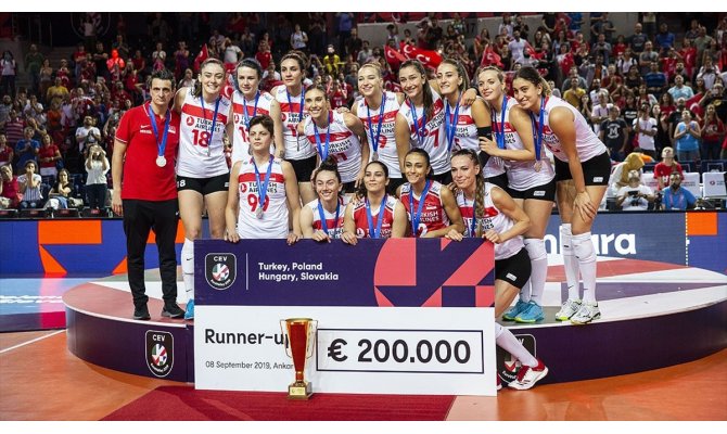 Türkiye voleybolda Avrupa ikincisi