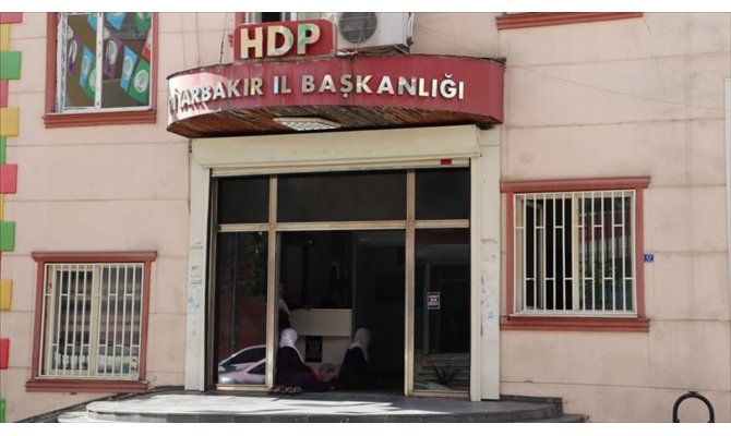 'HDP, terör örgütü PKK'nın legal partisidir'