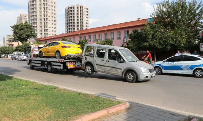 Bombalı saldırıda zarar gören araçlar kaldırıldı