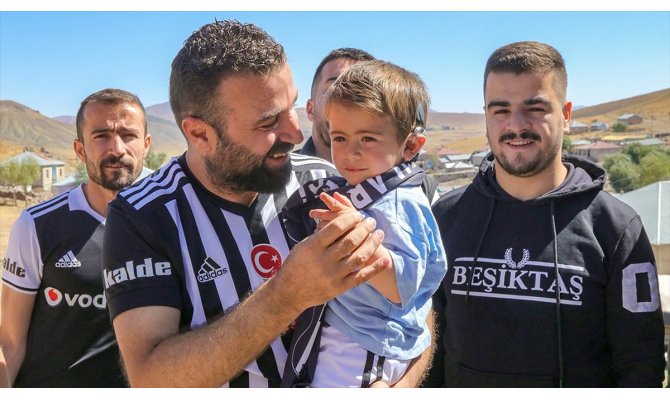 2,5 yaşında sesle tanışan Yusuf Vodafone Park'ta maç izleyecek