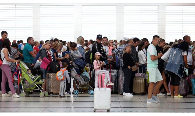 İngiliz turistlerin büyük bölümü ülkesine döndü