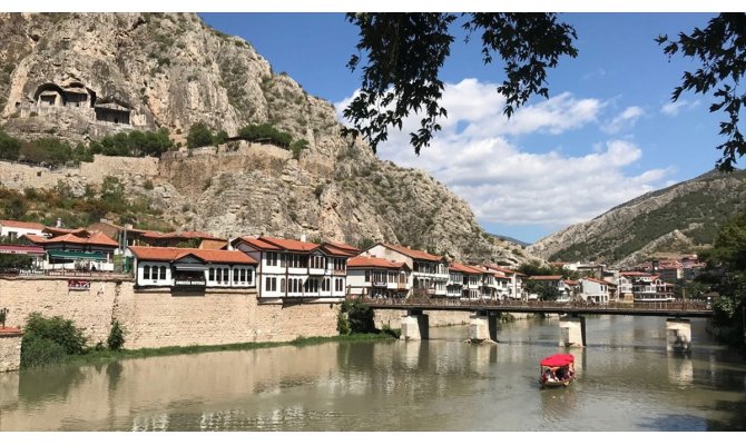 Amasya'da yabancı isimli iş yerlerine ruhsat verilmeyecek