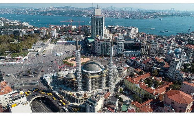 Taksim Camisi'nin ince işçiliğinin yüzde 35'i tamamlandı