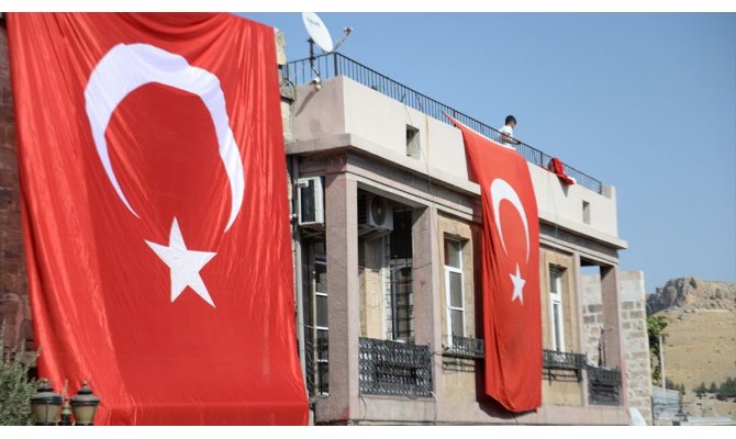 Mardin Türk bayraklarıyla ala boyandı