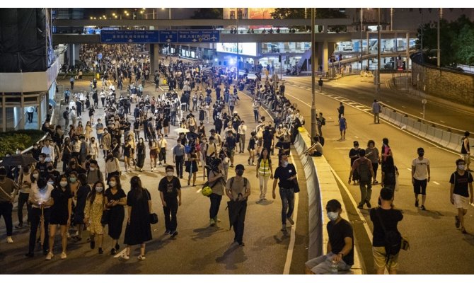 Hong Kong'da protestolar sürüyor