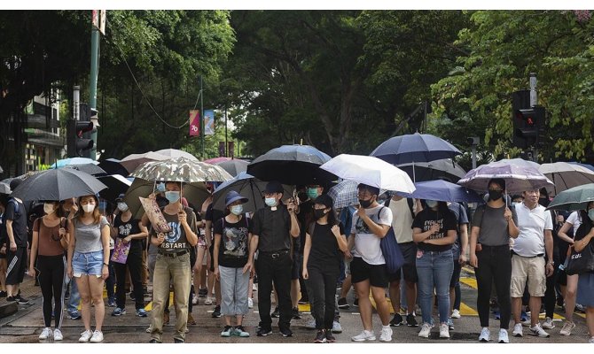 Hong Kong'da protestocular taktik değiştirdi