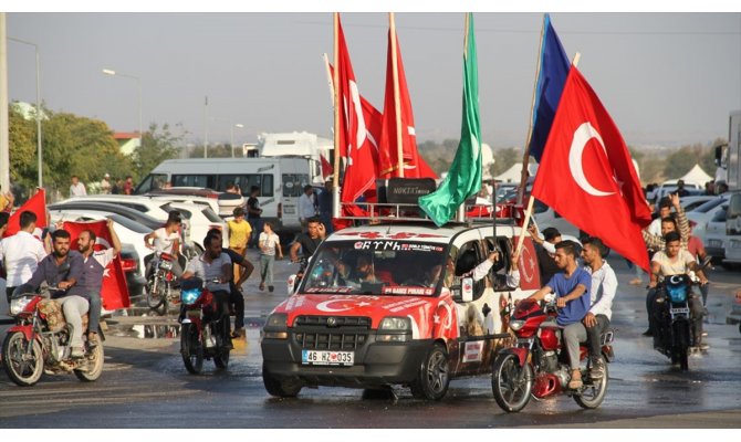 Tel Abyad'ın teröristlerden kurtarılması Akçakale'de sevinçle karşılandı