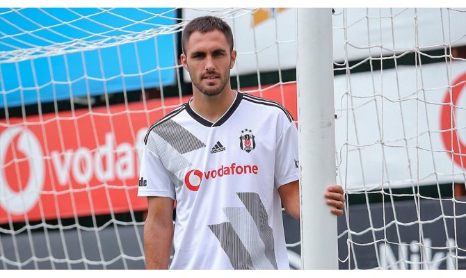 Beşiktaş'ta Victor Ruiz sakatlandı