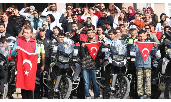 'Özel çocuklar'dan Mehmetçik'e asker selamı