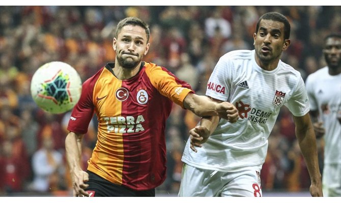 Galatasaray 5 maç sonra güldü