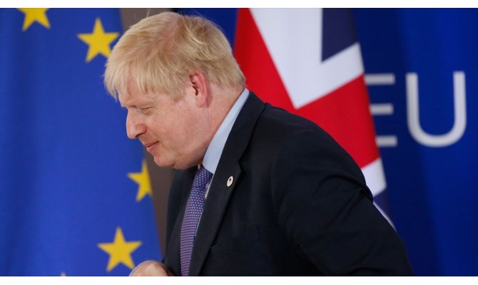 Johnson AB'den imzasız mektupla Brexit ertelemesi istedi