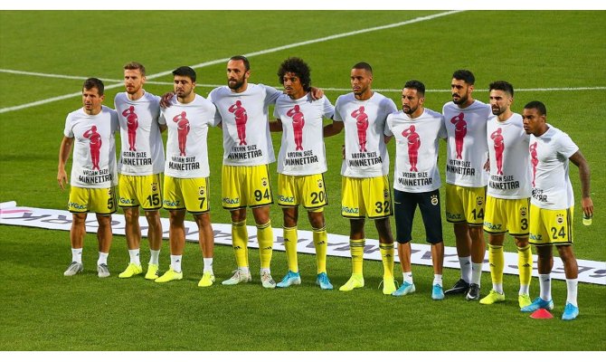 Fenerbahçeli futbolculardan Mehmetçik'e destek