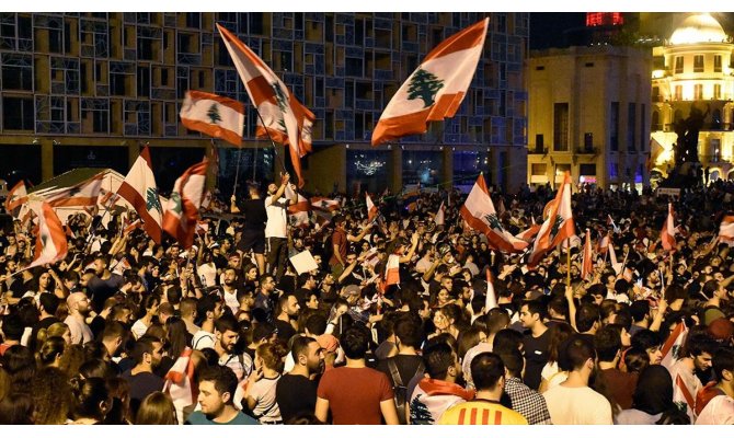 Lübnan'da göstericilerden genel grev ve protestolara devam çağrısı