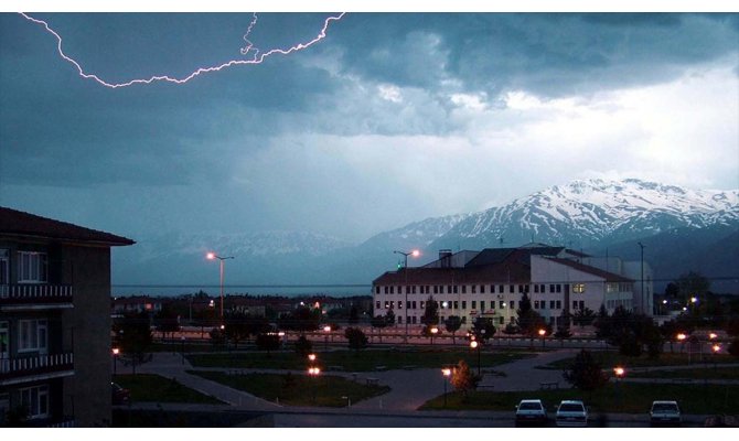 Meteorolojiden 4 il için gök gürültülü sağanak uyarısı